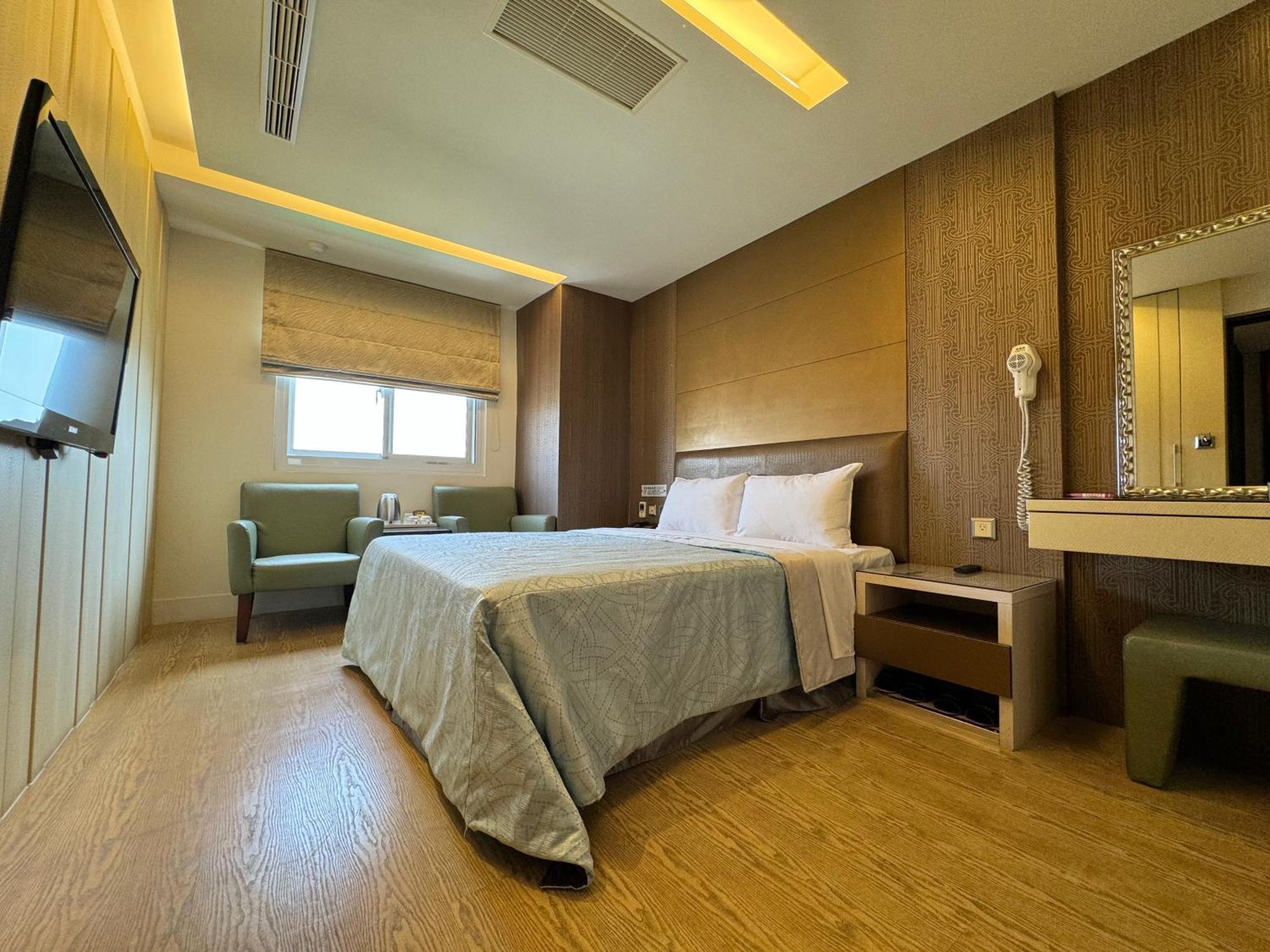 Ai Lai Fashion Hotel Taichung Exterior photo
